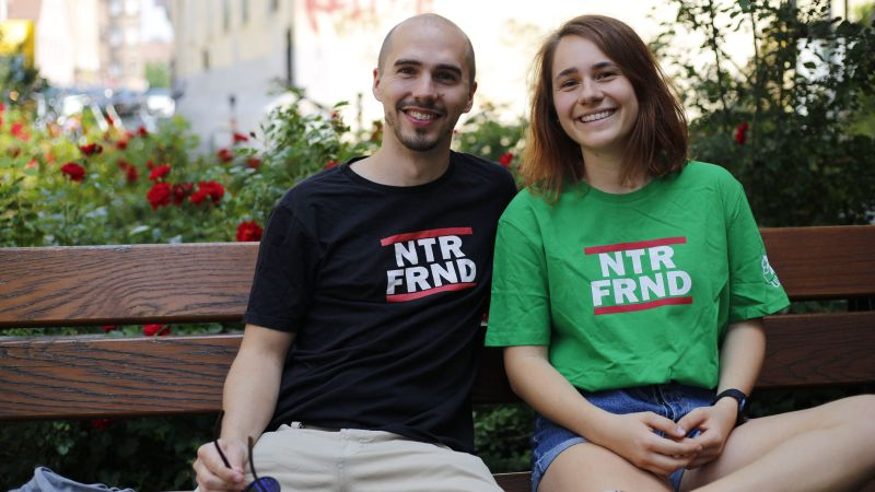 NTRFRND-Shirts schwarz grün